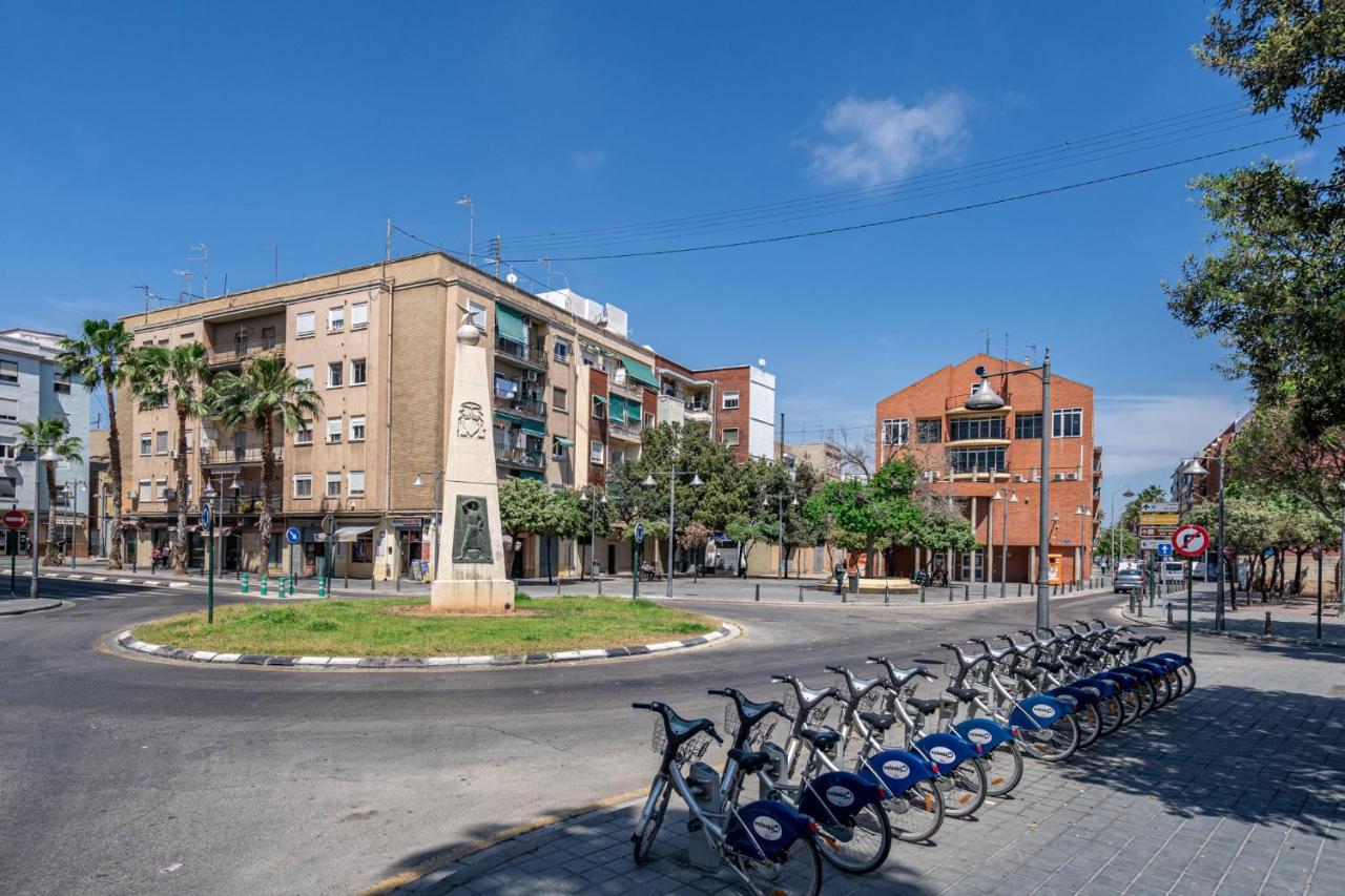 Exquisite Studio Apartment With An Original Design Valencia Exterior foto